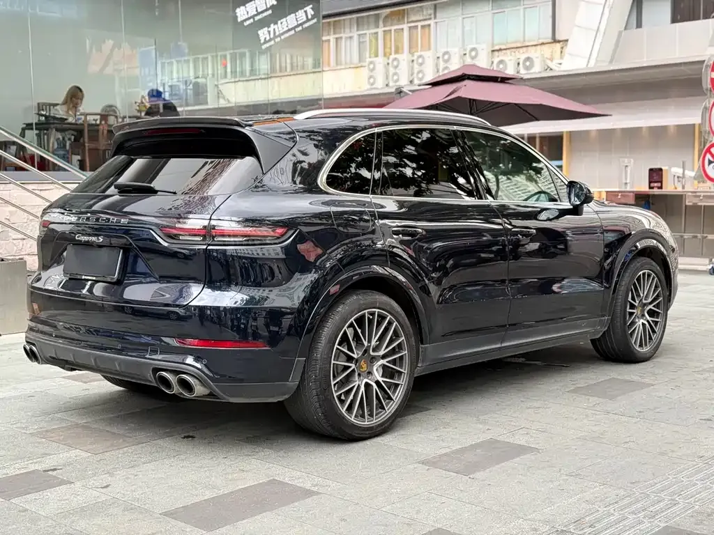 Porsche Cayenne — фото 10