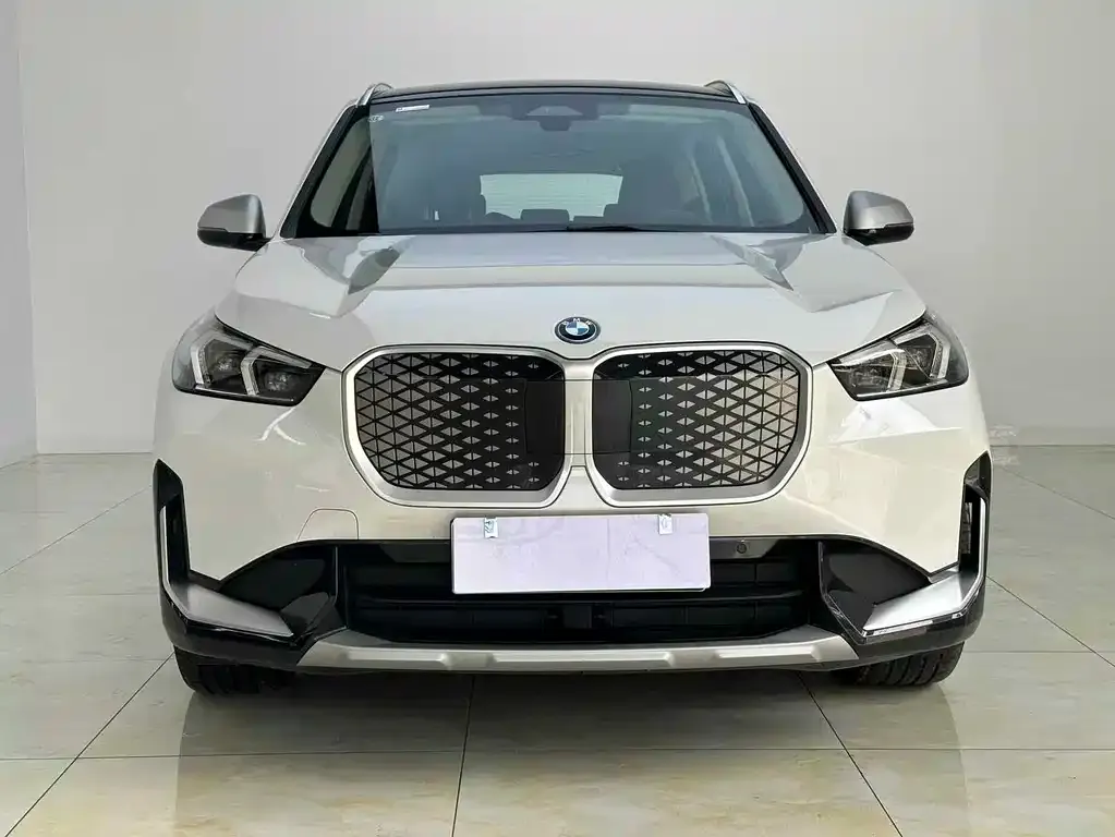 BMW iX1 2025 из CN, фото 7