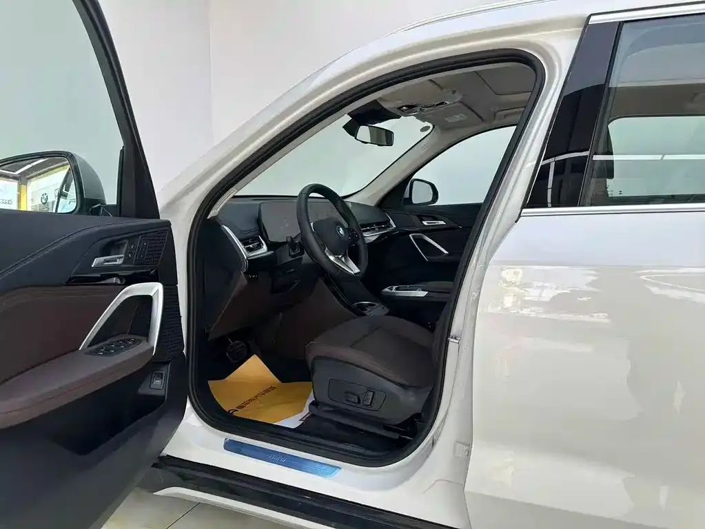 BMW iX1 2025 из CN, фото 6