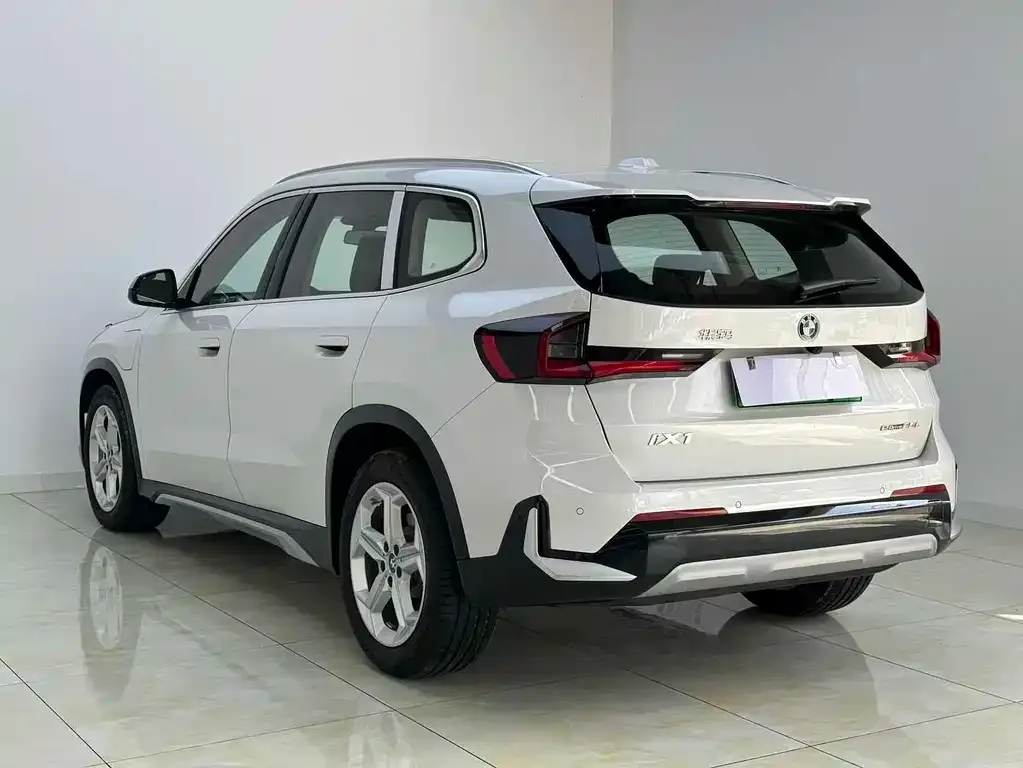 BMW iX1 2025 из CN, фото 3