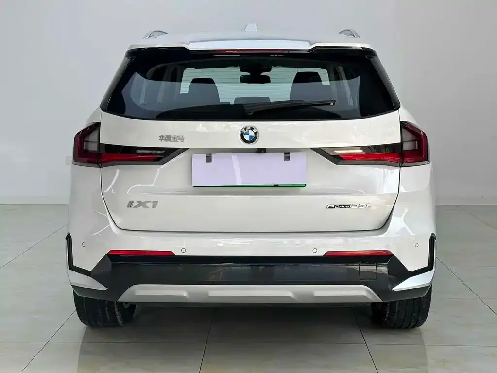 BMW iX1 2025 из CN, фото 5