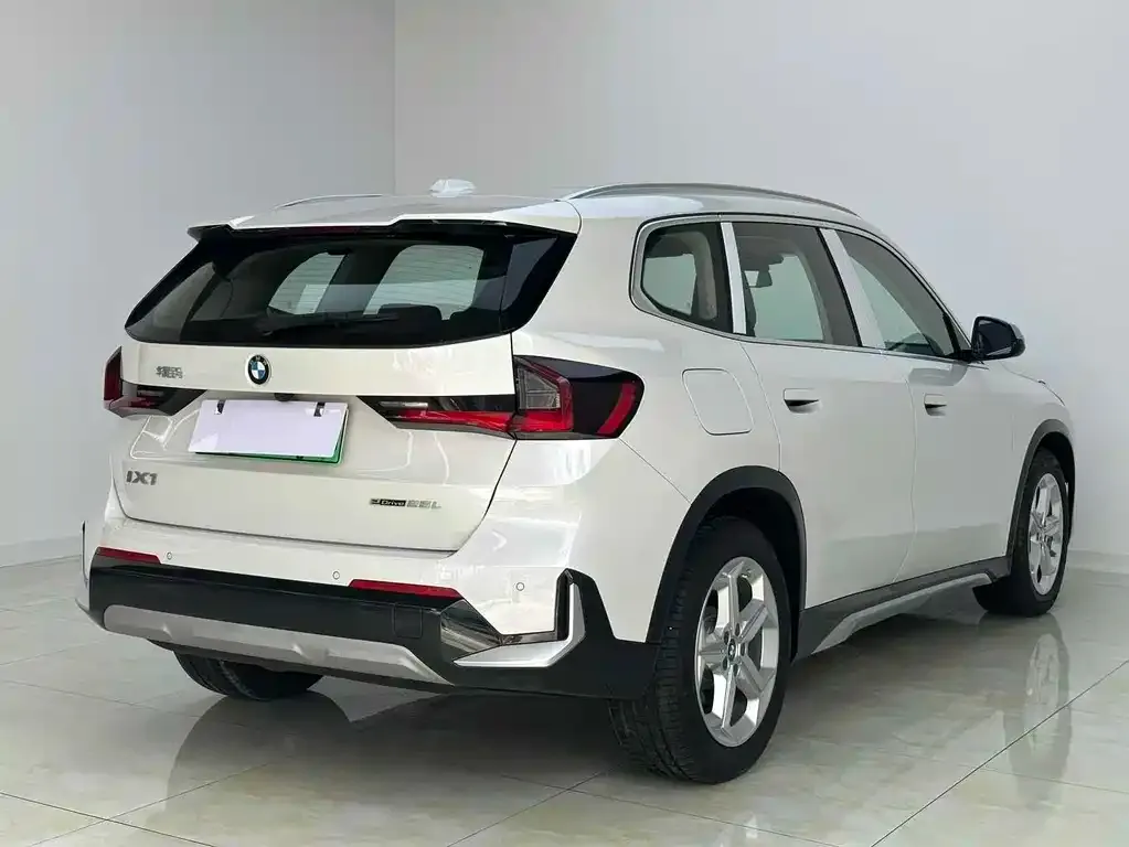 BMW iX1 2025 из CN, фото 4