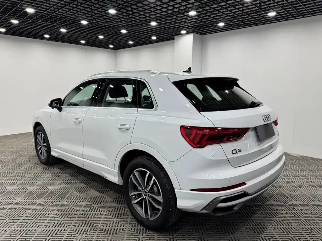 Audi Q3 — фото 3