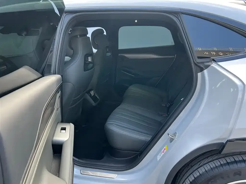 BYD L EV 2025 из CN, фото 3