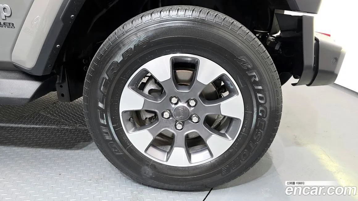 Jeep Wrangler 2022 из KR, фото 4