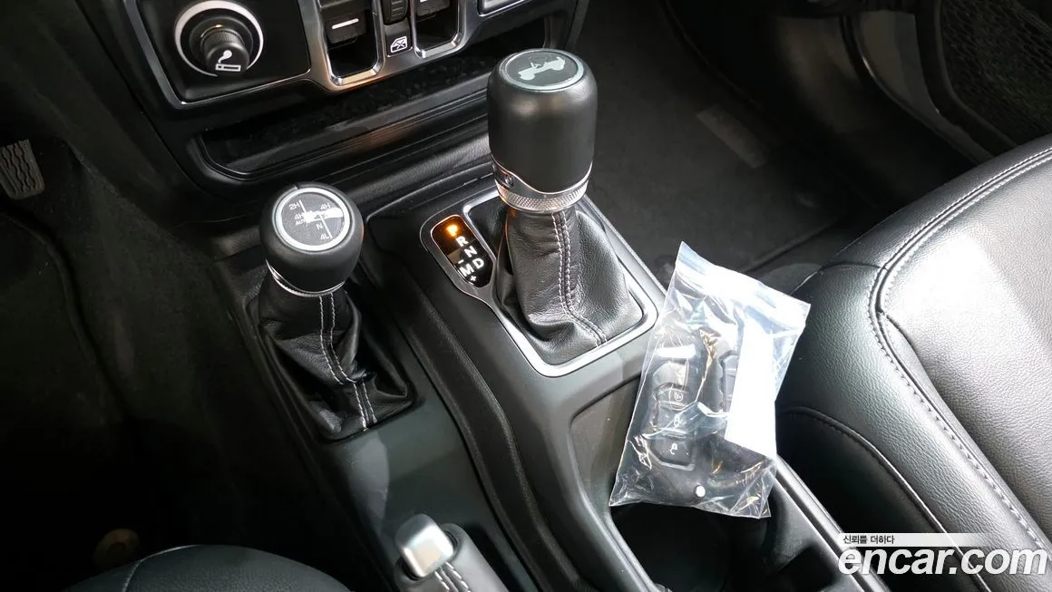Jeep Wrangler 2022 из KR, фото 9