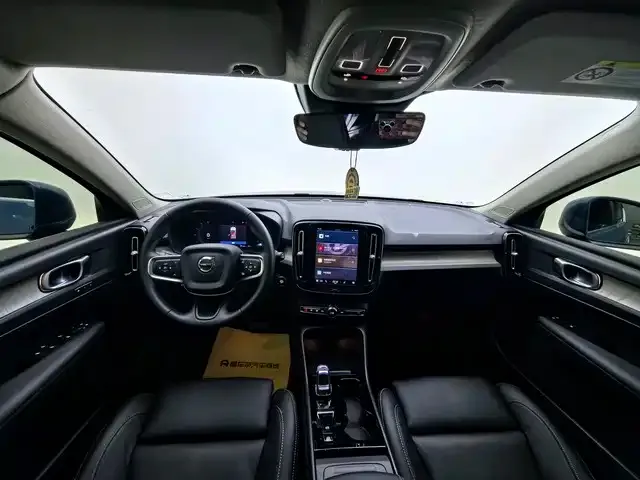 Volvo XC40 2023 из CN, фото 7