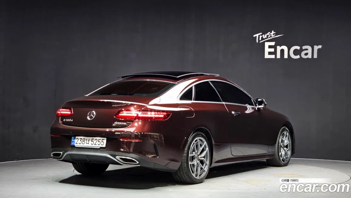 Mercedes-Benz E-Class — фото 3