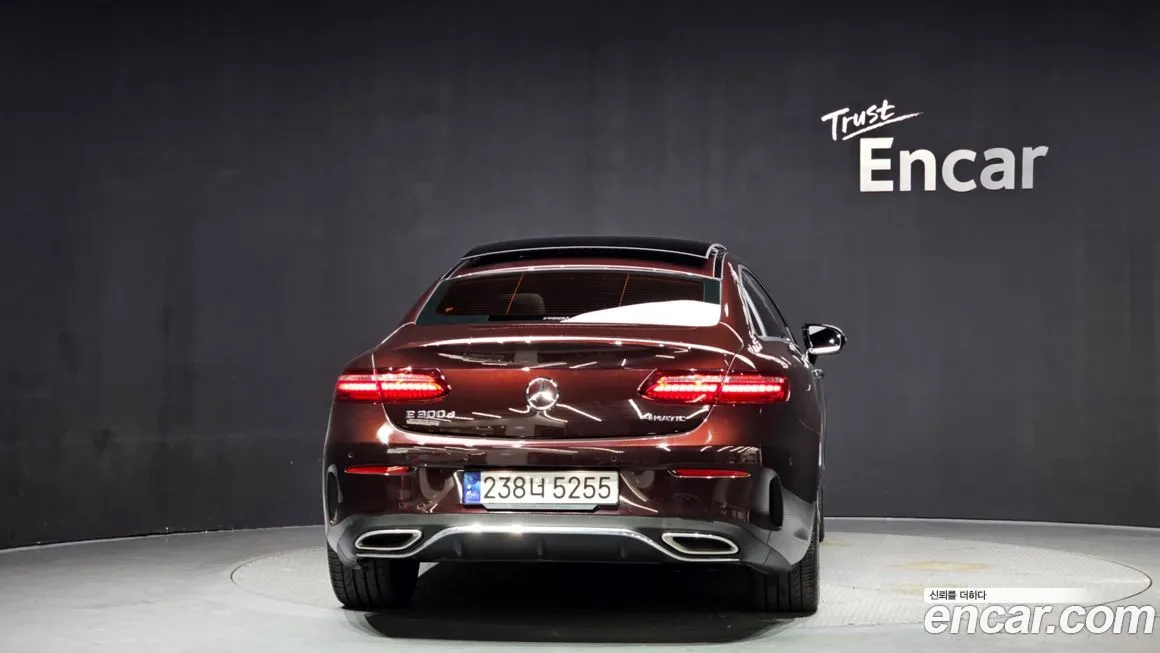 Mercedes-Benz E-Class — фото 9