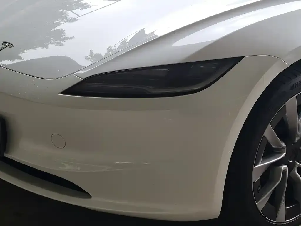 Tesla Model 3 — фото 3