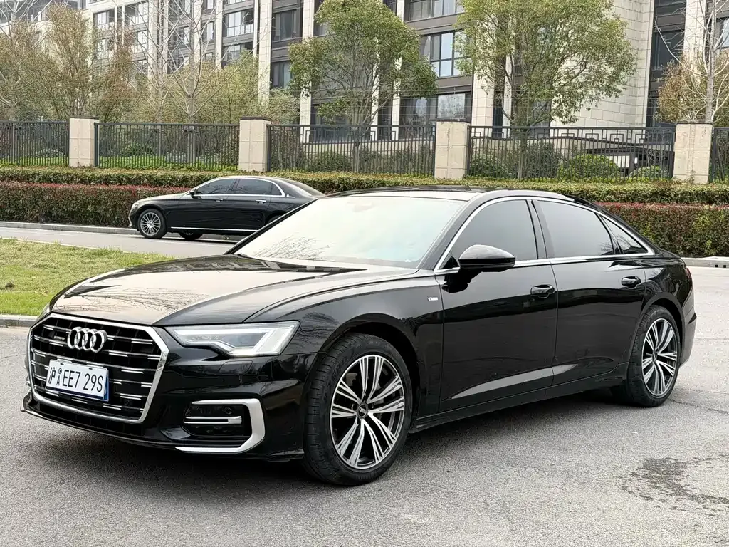 Audi A6L — фото 1