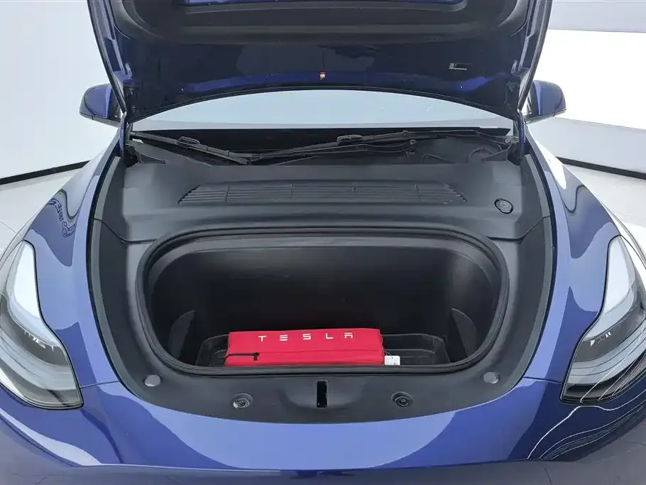 Tesla Model Y — фото 5