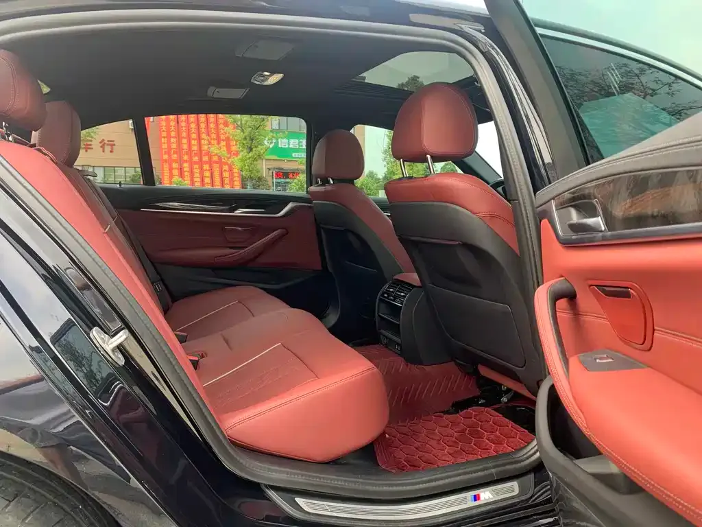 BMW 5 Series 2022 из CN, фото 3