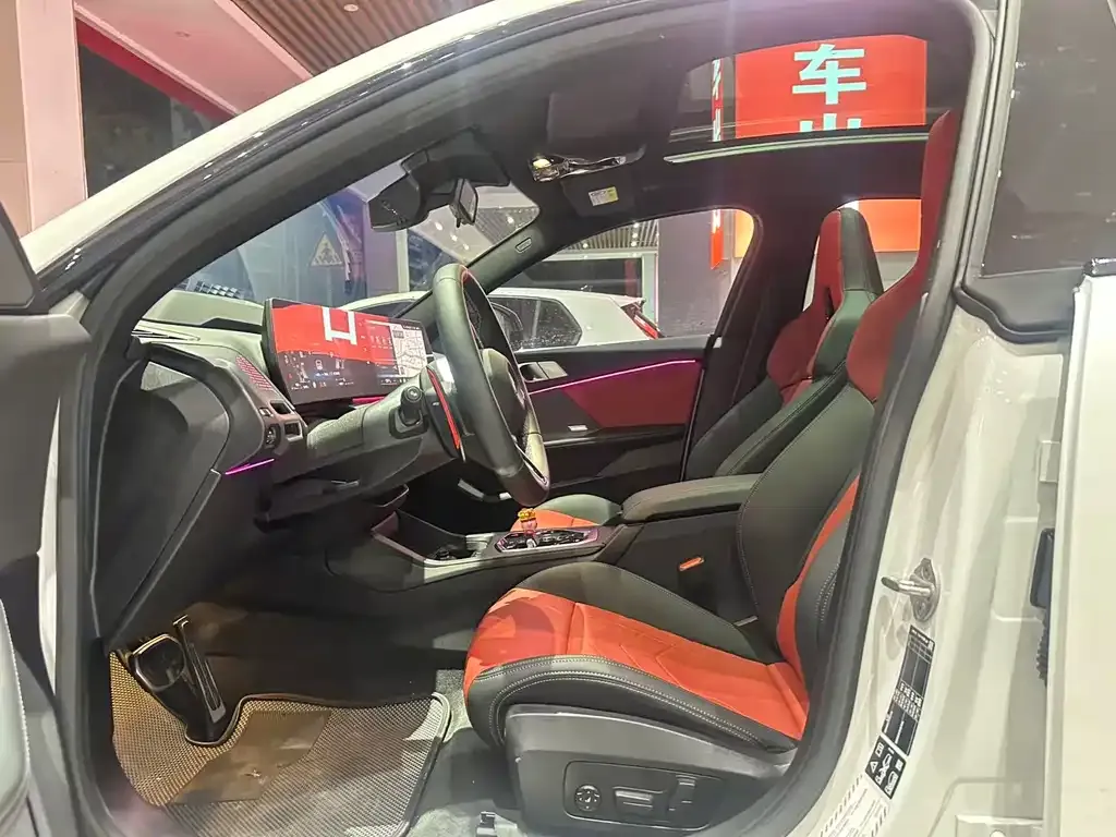 BMW M235L 2025 из CN, фото 6