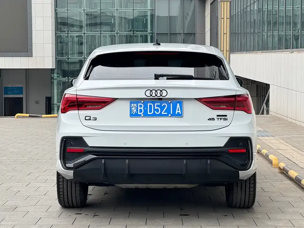 Audi Q3 — фото 3
