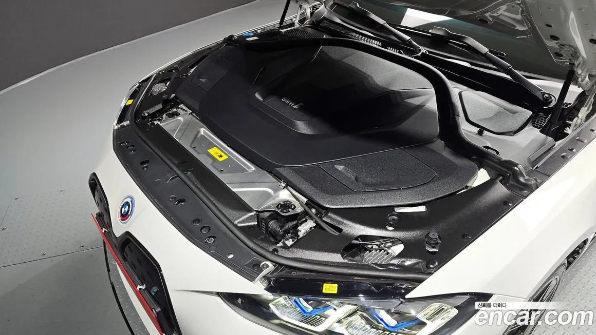 BMW i4 2023 из KR, фото 8