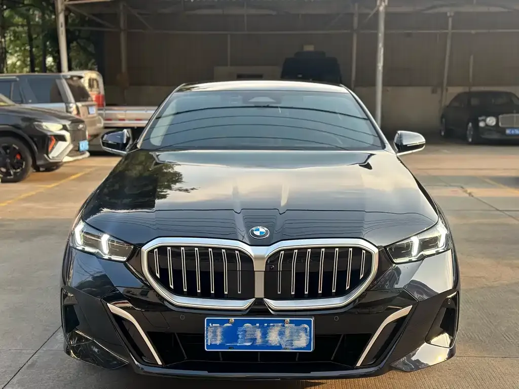 BMW 5 Series — фото 3