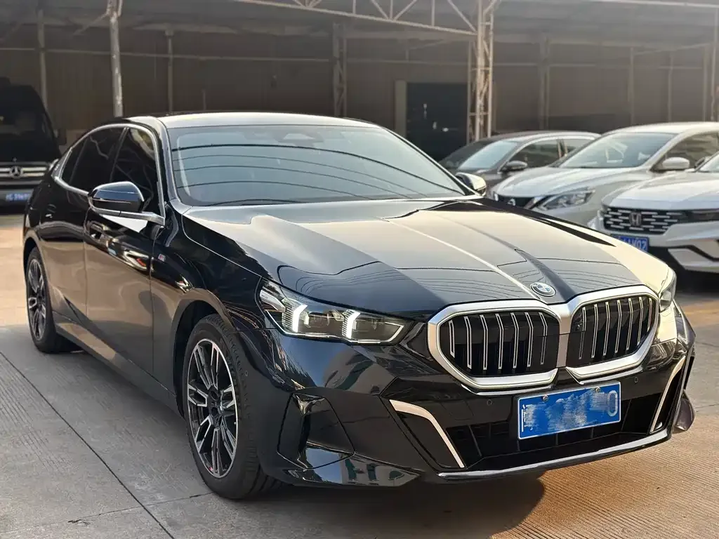 BMW 5 Series — фото 4