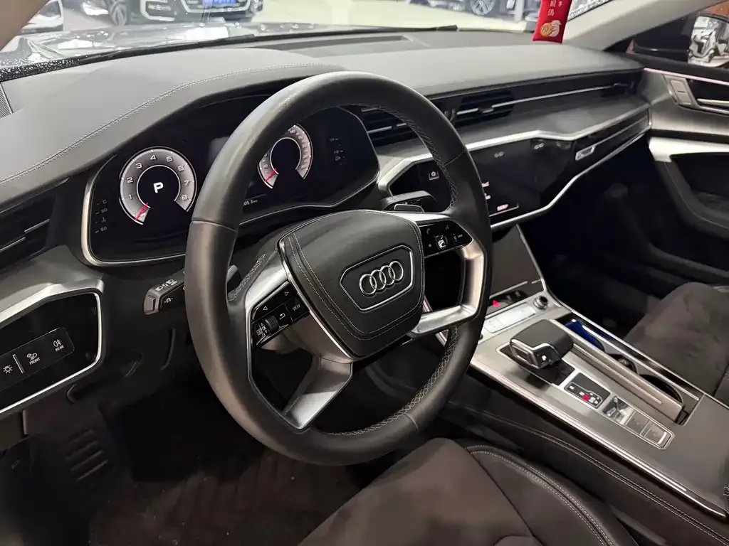 Audi A7L — фото 6