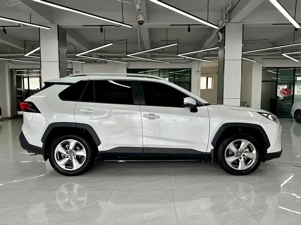 Toyota RAV4 2021 из CN, фото 4