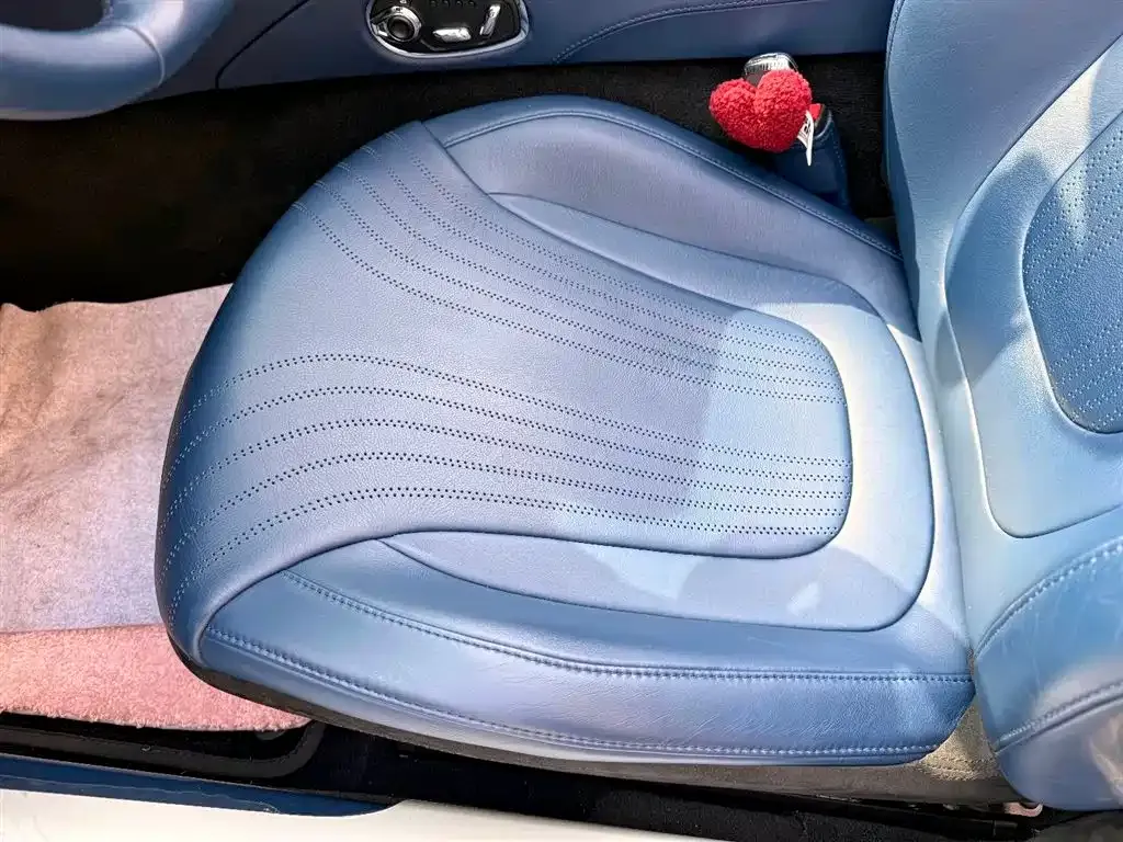 Aston Martin DB11 2021 из CN, фото 4
