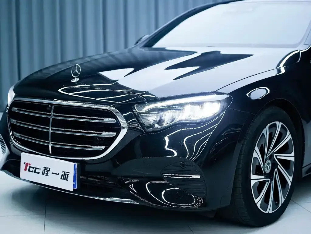 Mercedes-Benz E-Class — фото 10