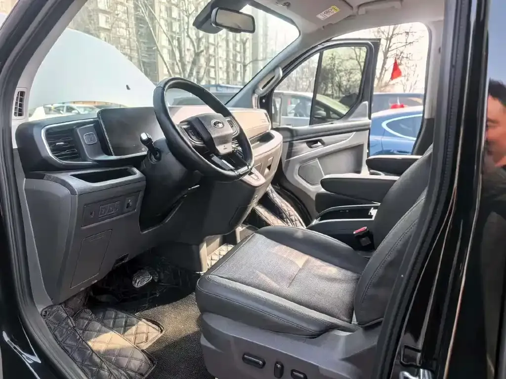 Ford Tourneo — фото 9