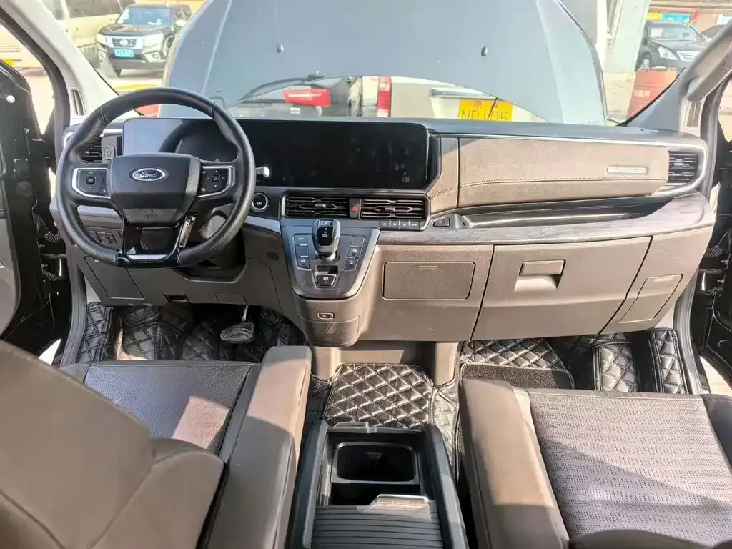 Ford Tourneo — фото 6