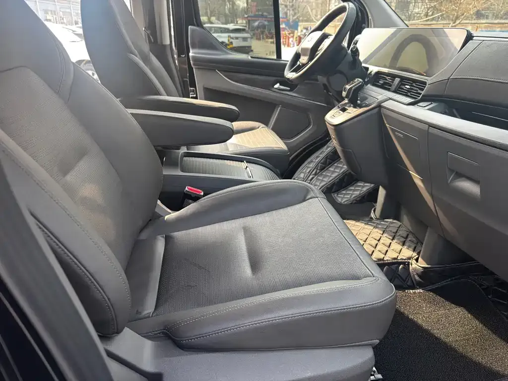 Ford Tourneo — фото 8