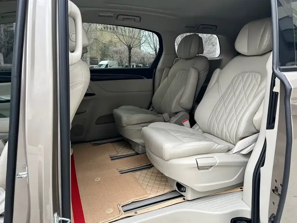 Buick GL8 2024 из CN, фото 3