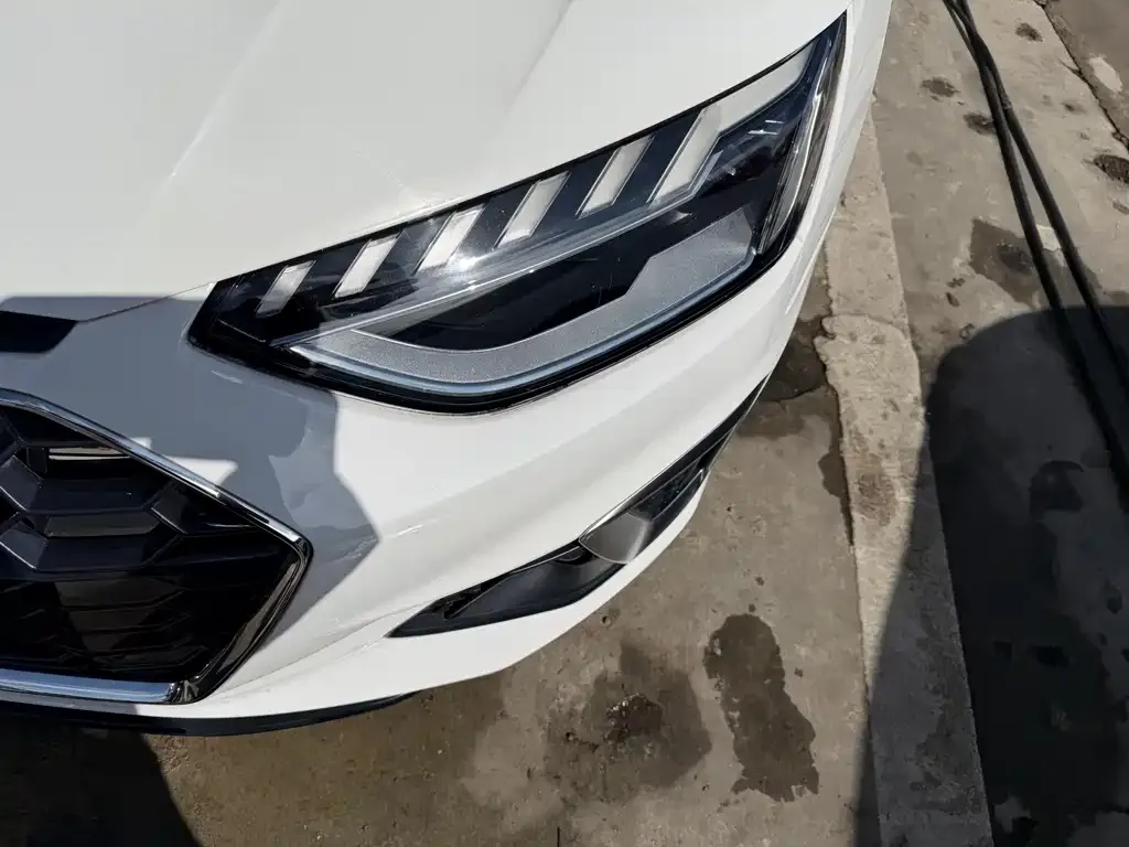Audi A4L 2021 из CN, фото 5