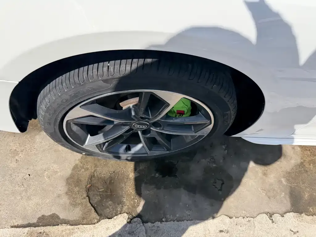 Audi A4L 2021 из CN, фото 8