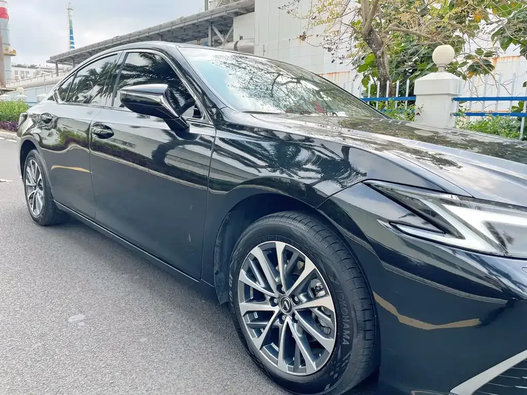 Lexus ES 2025 из CN, фото 2