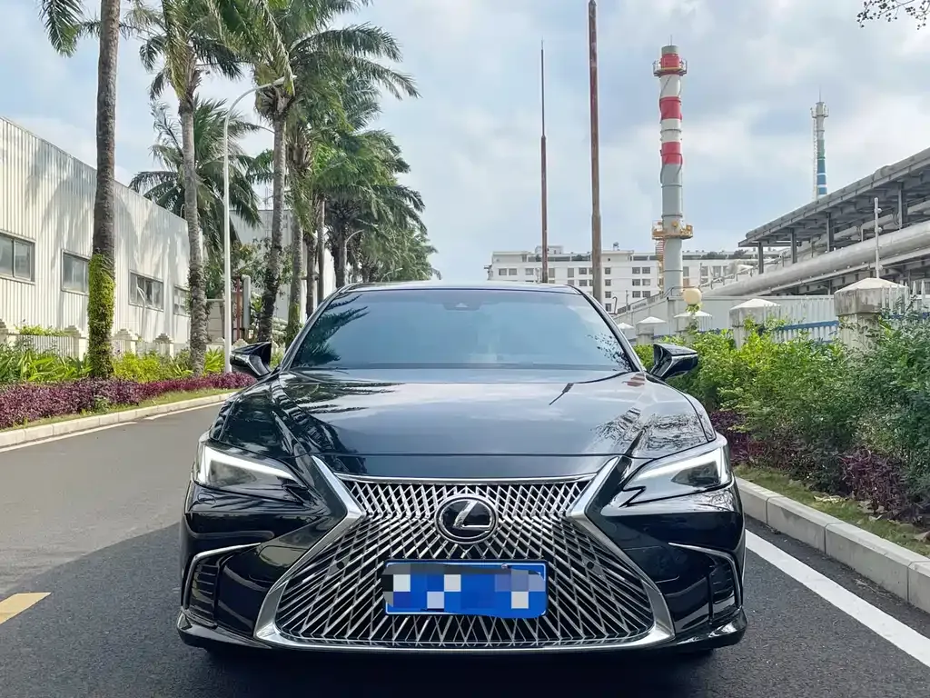 Lexus ES 2025 из CN, фото 3