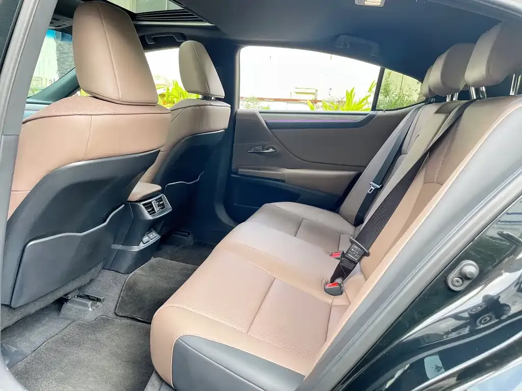 Lexus ES 2025 из CN, фото 4