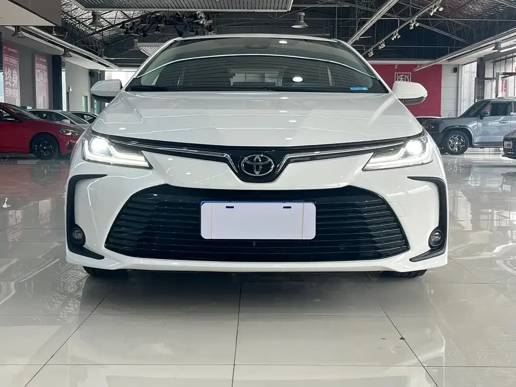 Toyota Corolla — фото 1