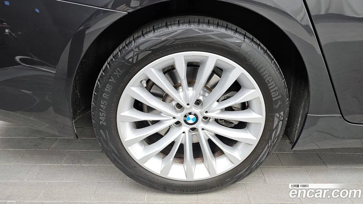 BMW 5-Series 2023 из KR, фото 2