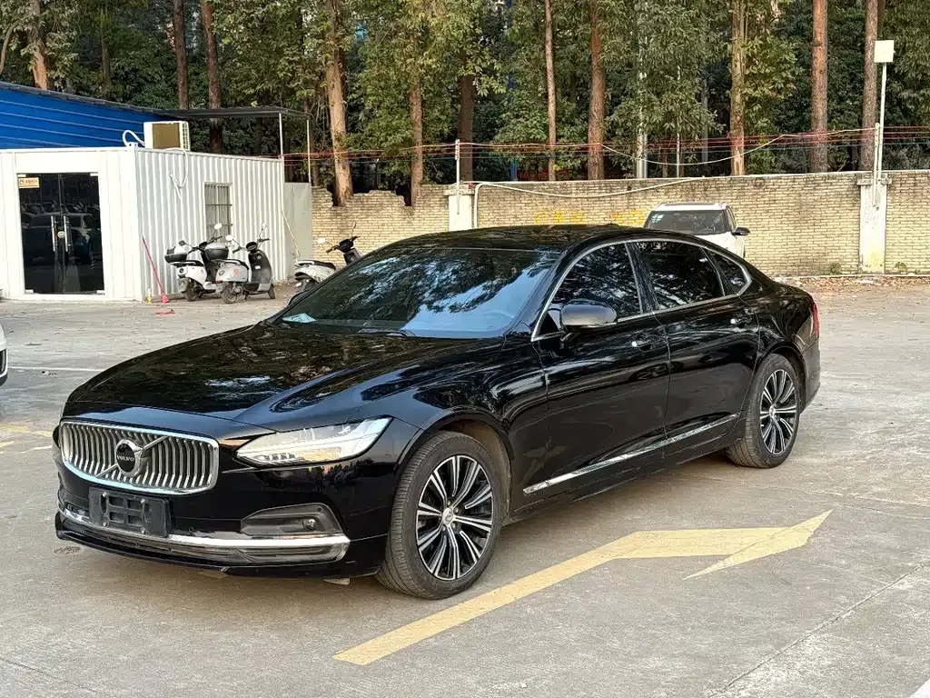 Volvo S90 — фото 1