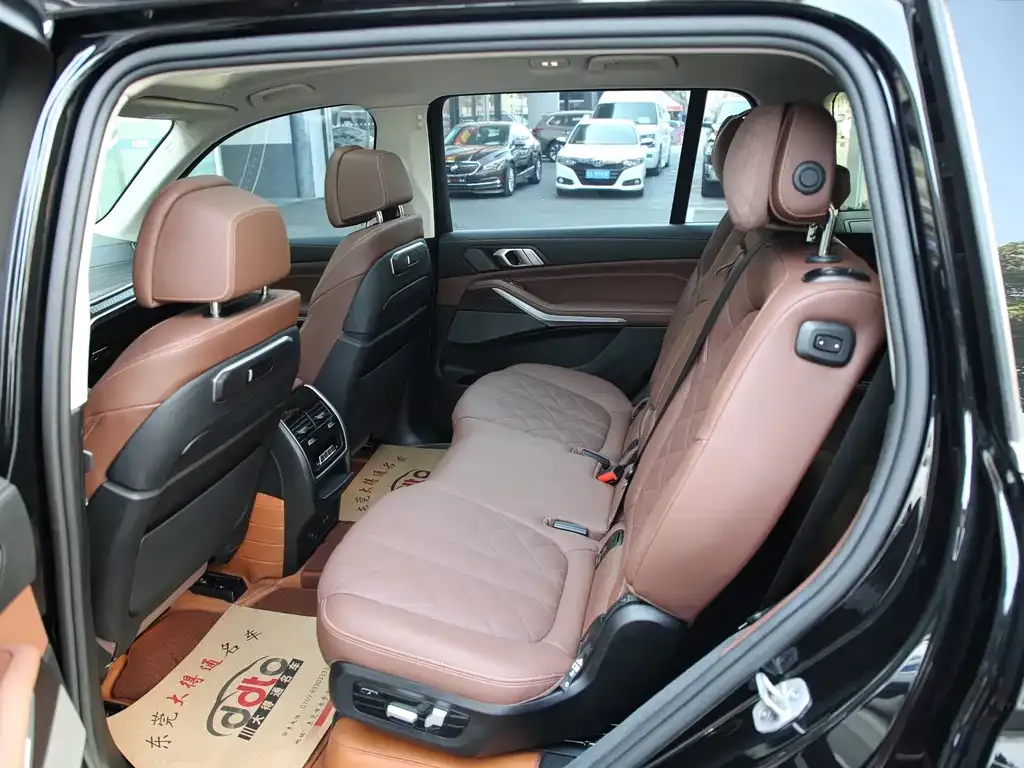 BMW X7 2024 из CN, фото 2