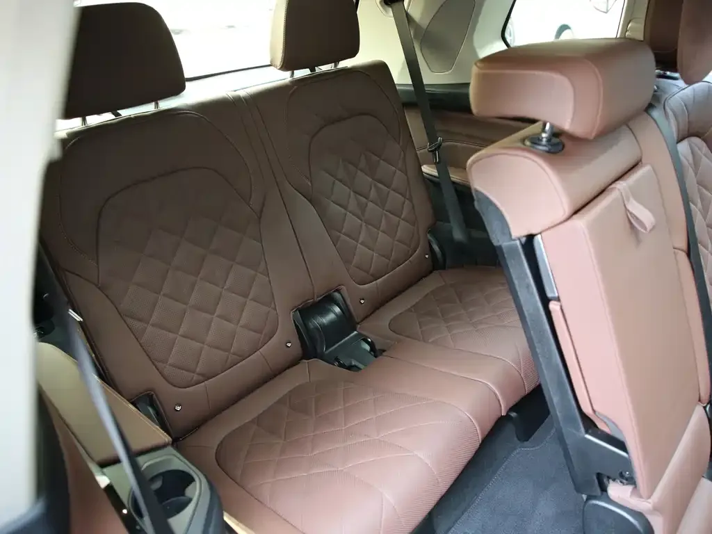 BMW X7 2024 из CN, фото 8