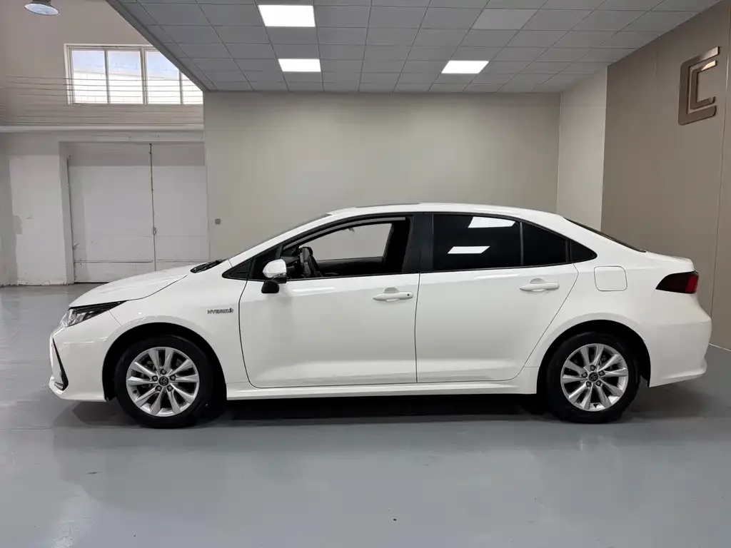 Toyota Corolla 2023 из CN, фото 10
