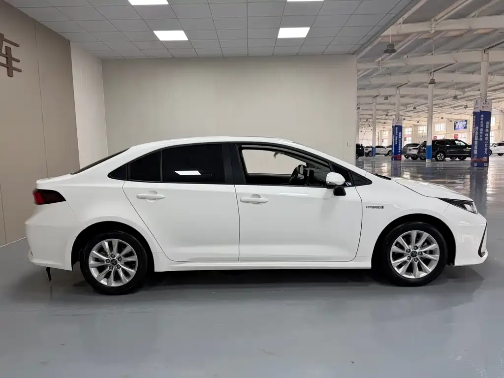 Toyota Corolla 2023 из CN, фото 3