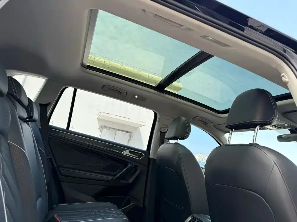 Volkswagen Tiguan L 2022 из CN, фото 2