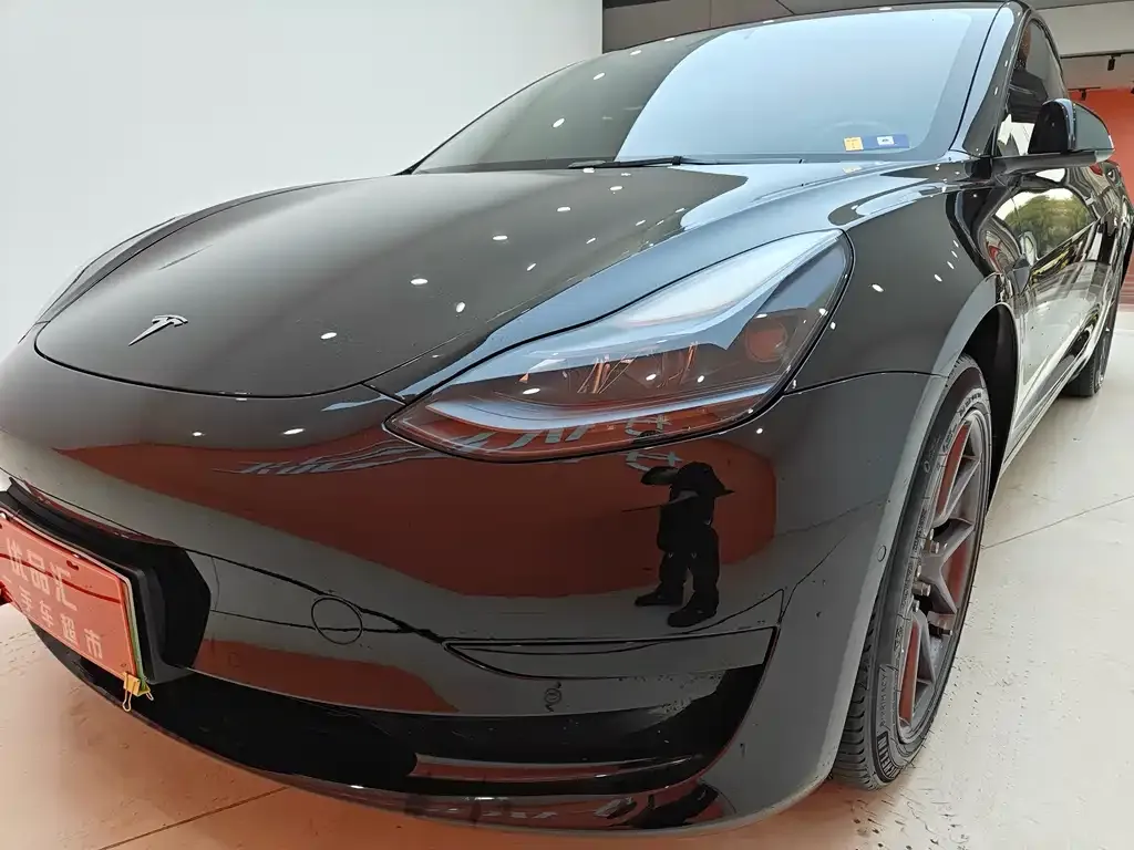 Tesla Model 3 — фото 10
