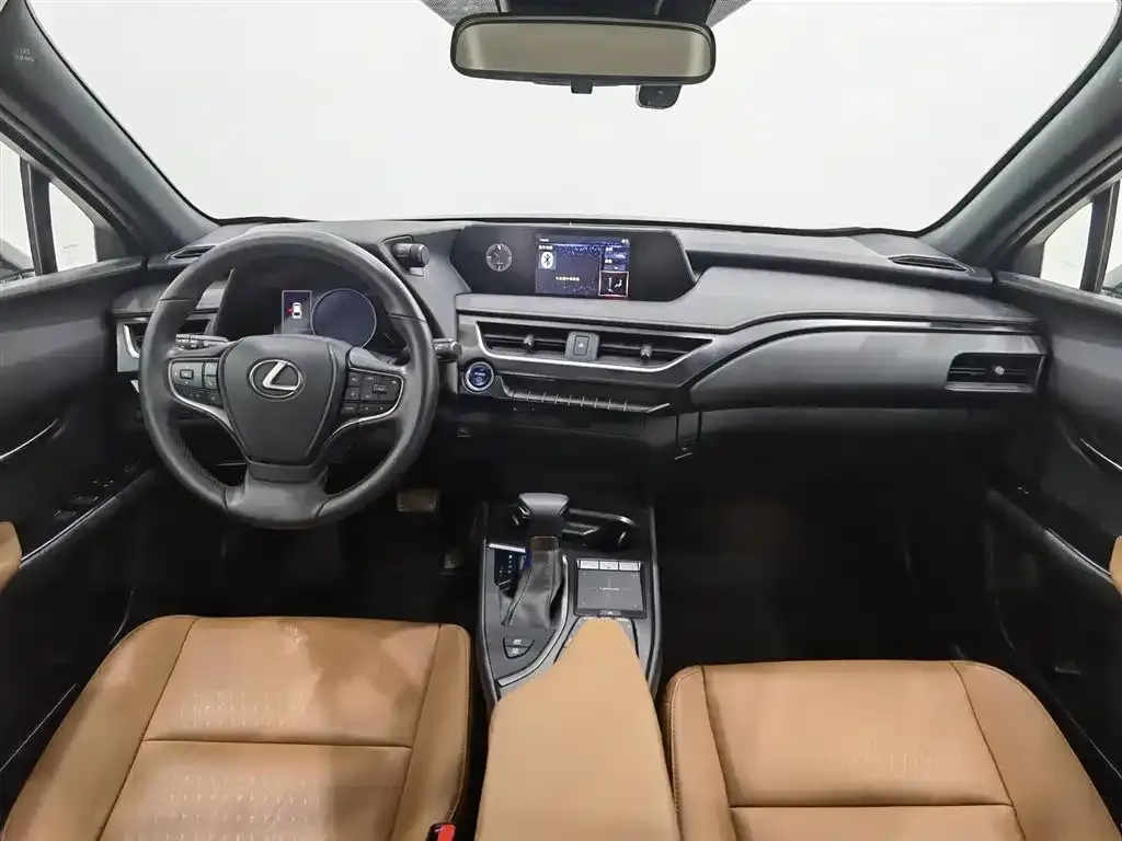 Lexus UX — фото 9