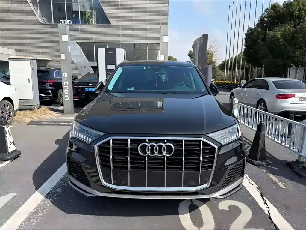 Audi Q7 2022 из CN, фото 7