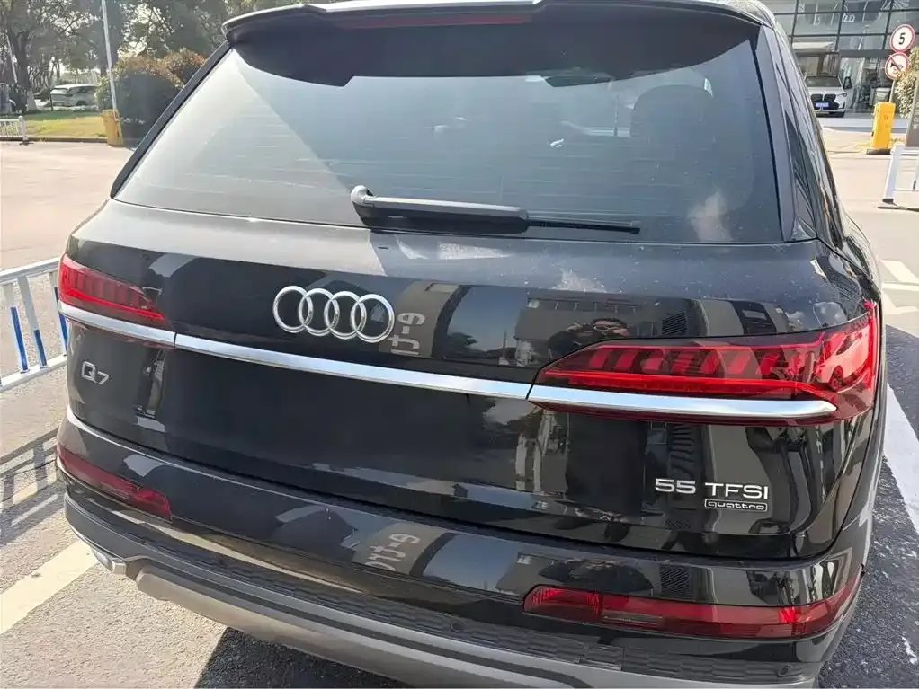 Audi Q7 2022 из CN, фото 5