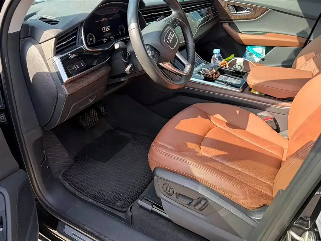 Audi Q7 2022 из CN, фото 8