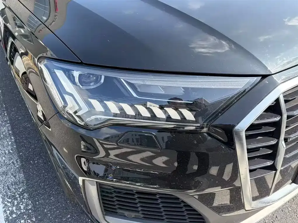 Audi Q7 2022 из CN, фото 4