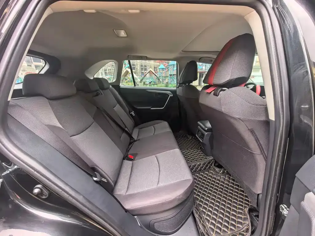 Toyota RAV4 2024 из CN, фото 5